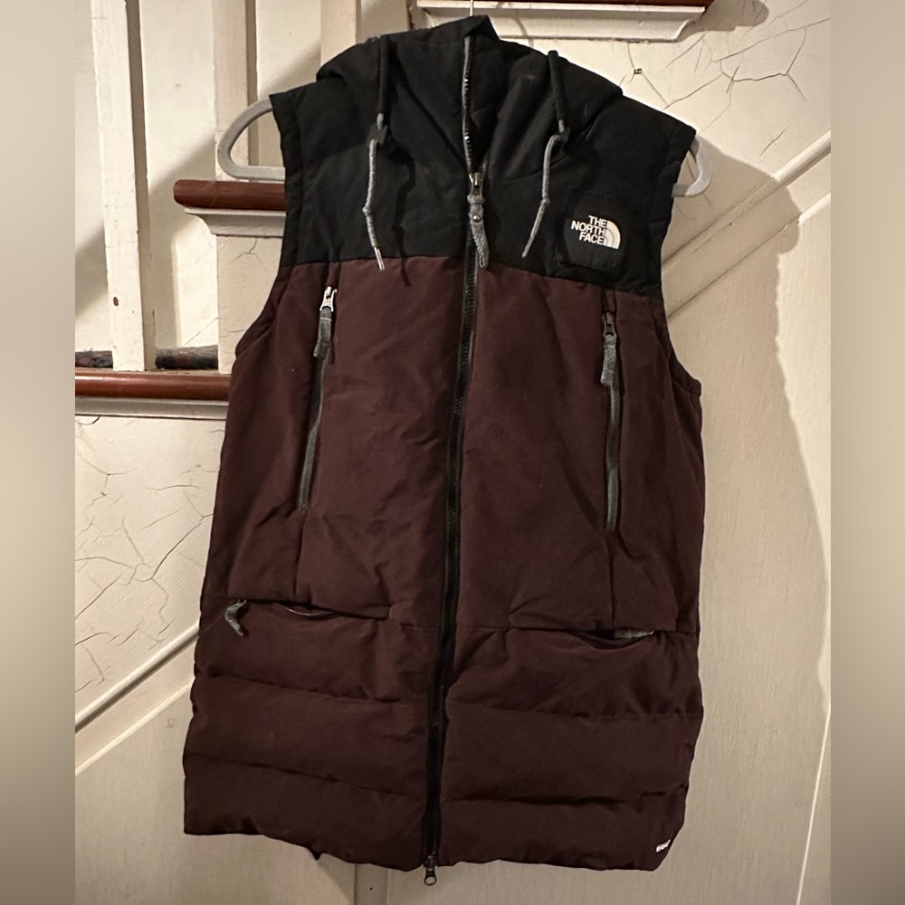 NORTH FACE womens size medium Puffy Vest with hood